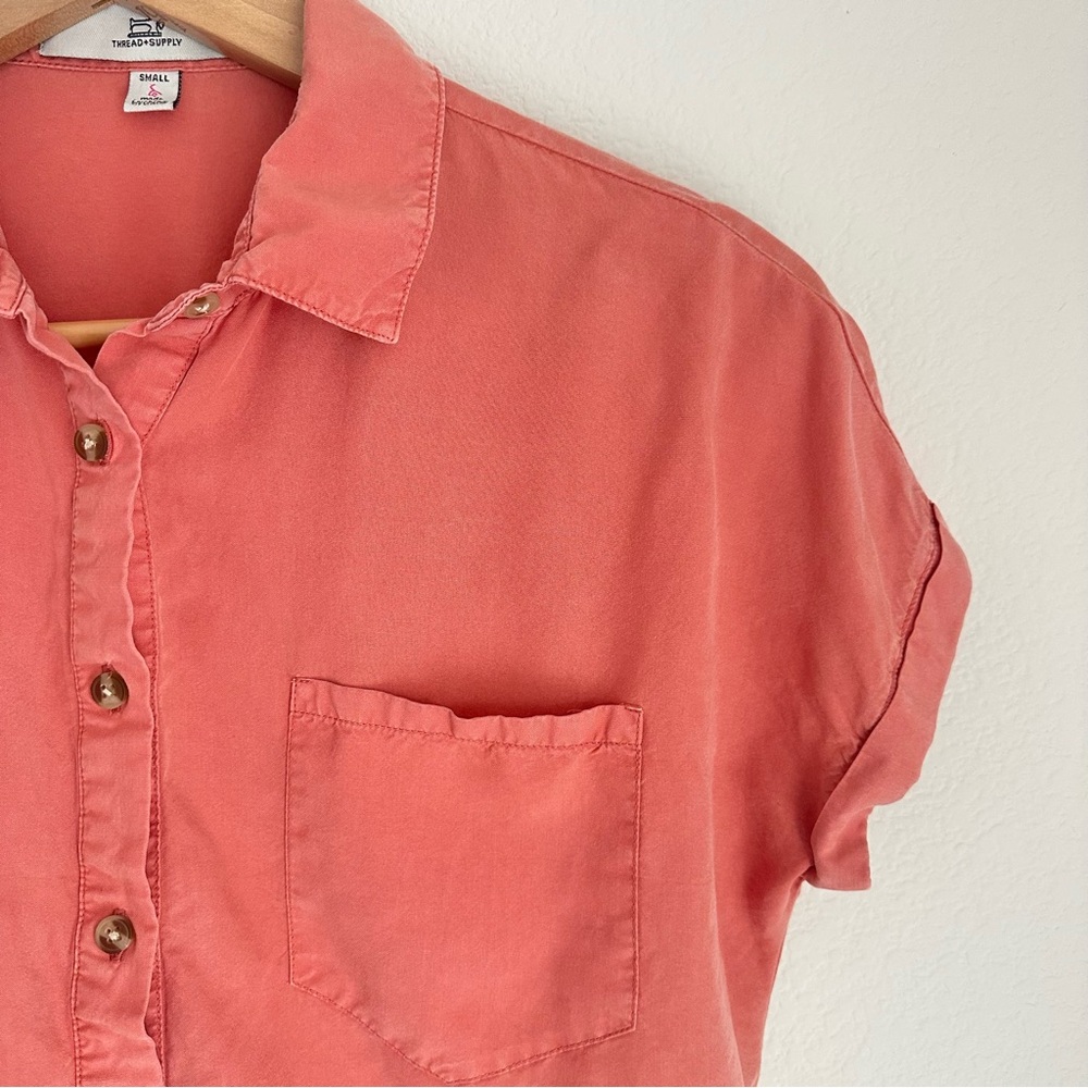 Thread & Supply Women’s Coral Lyocell Button Front Roll Sleeve Blouse Size Small - Picture 6 of 16